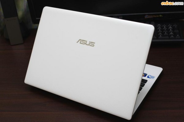 Mách bạn nên mua laptop cũ ở đâu tphcm