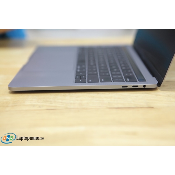 MacBook Pro 13 2017 US Touch Bar i7 16GB