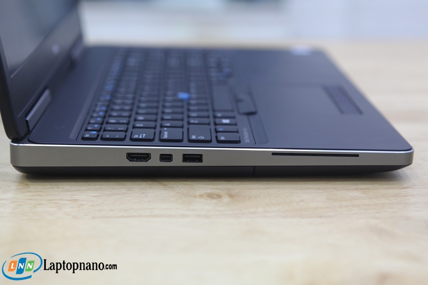 Laptop Dell Precision 7510 Core i7-6820HQ trang bị cổng kết nối đầy đủ