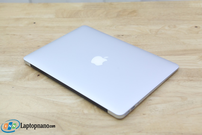 MacBook%20Air%20(13-inch%2C%202017-MQD32)-2.JPG