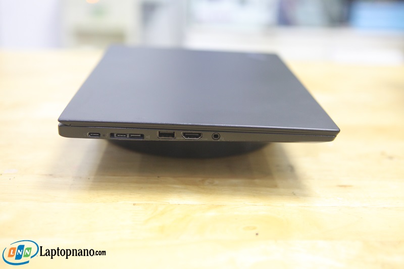 Laptop Lenovo Thinkpad X390 Core i5-8365U trang bị cổng kết nối đa dạng