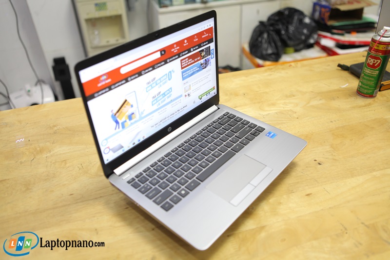 HP 240 G8 i5 1135G7-8