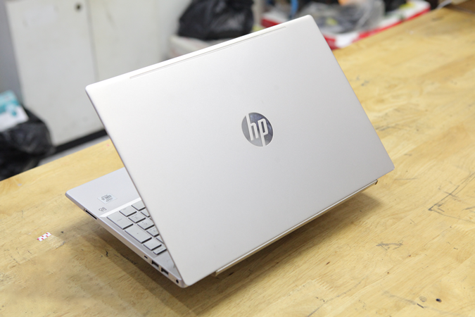 Laptop HP Pavilion 15-cs3014TU Core i5-1035G1 thiết kế tinh tế và sang trọng