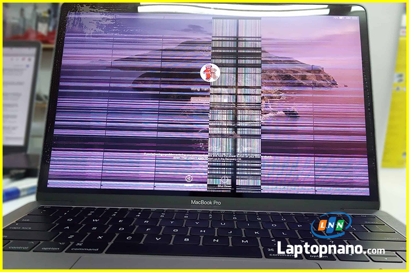 Sửa màn hình MacBook bị sọc bao nhiêu tiền