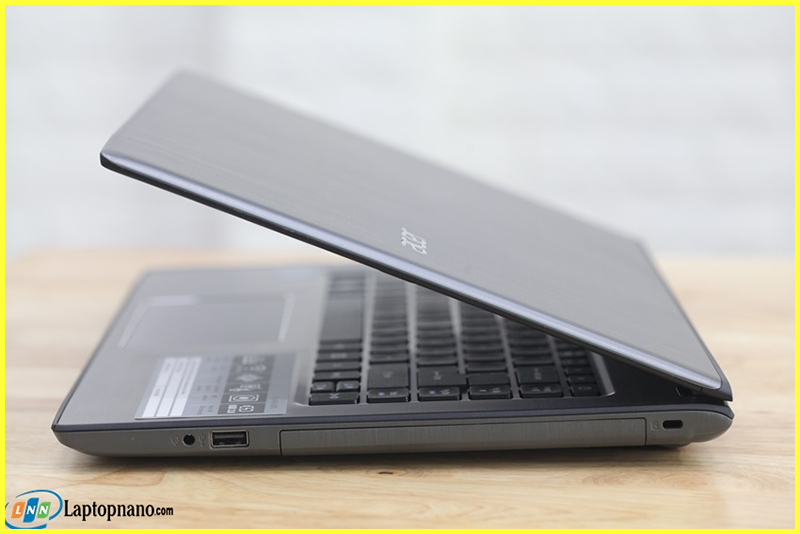 Laptop Acer Aspire E5-476 50SZ Core i5-8250U trang bị cổng kết nối đa dạng 1