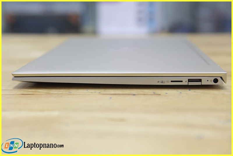 Laptop HP Envy 13 aq0026TU i5-8265U trang bị cổng kết nối đa dạng 1