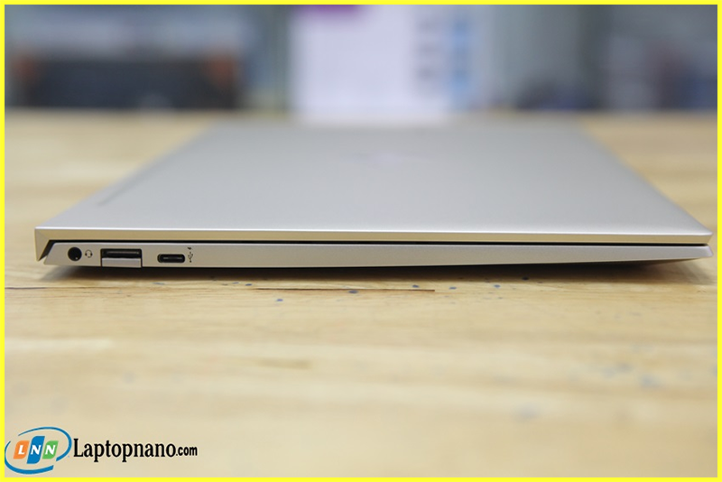 Laptop HP Envy 13 aq0026TU i5-8265U trang bị cổng kết nối đa dạng
