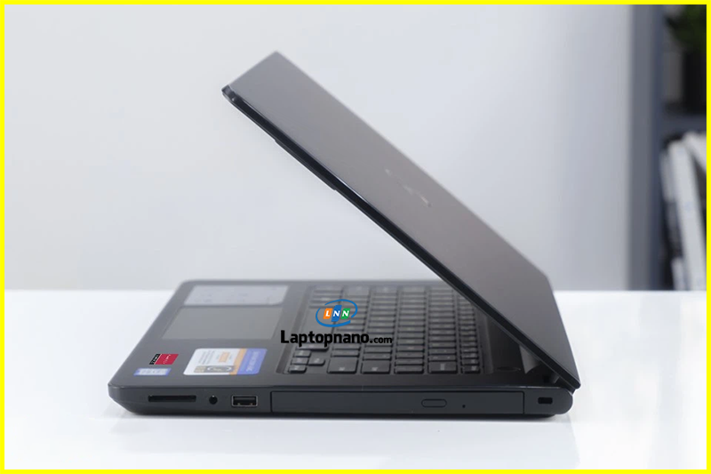 Laptop Dell Inspiron 3476 Core i5-8250u trang bị cổng kết nối đa dạng 1