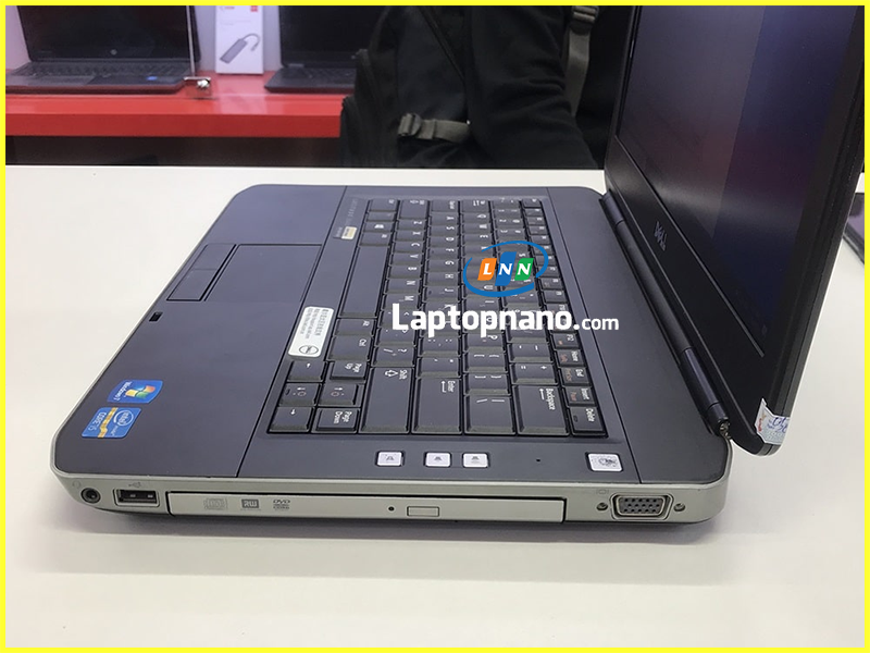 Laptop Dell Latitude E5430 i5-2520M trang bị cổng kết nối đa đạng