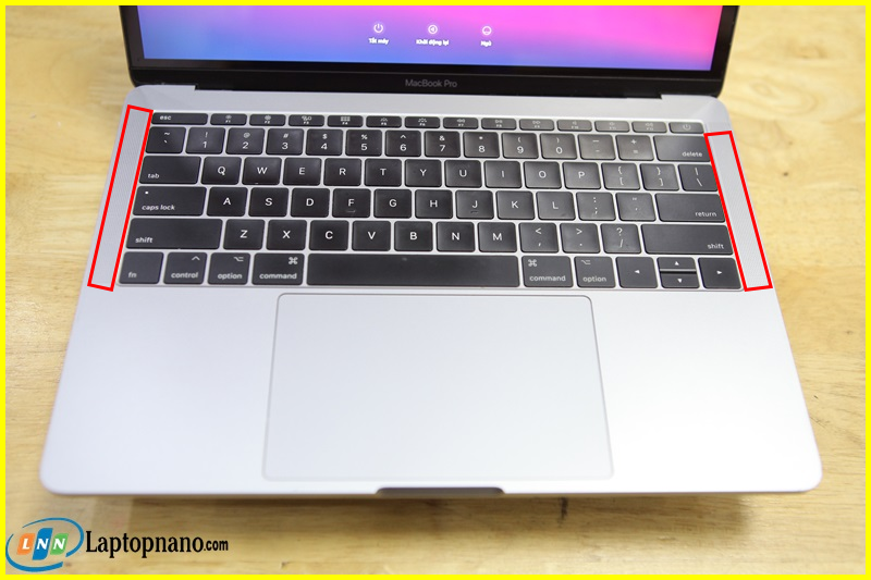 MacBook Pro 13 inch Retina 2017 MPXQ2 trang bị âm thanh to chất lượng cao