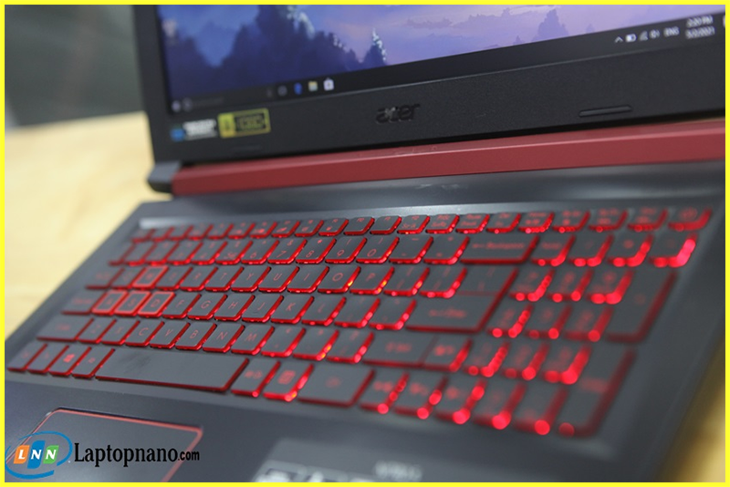 Laptop Acer Nitro 5 AN515-51-74PU Core i7-7700HQ trang bị led phím đỏ siêu ngầu