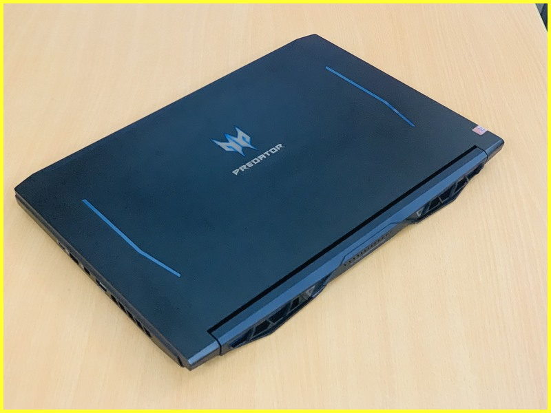 Lasptop Acer Predator Helios PH315-52-7688 Core i7-9750H Thiết kế mạnh mẽ, đậm chất game thủ