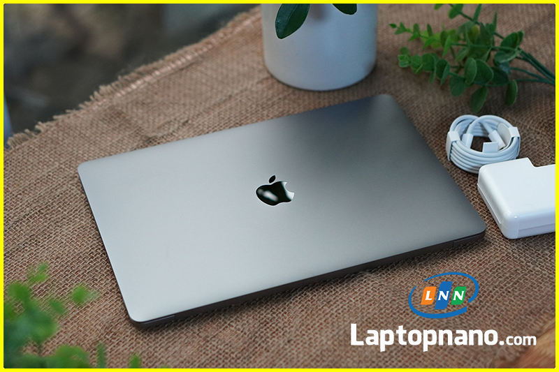 Laptop Apple MacBook Pro 2018 13 inch Touch Bar MR9Q2 Core i5-8259U Thiết Kế Sang Trọng, Hiện Đại