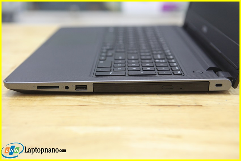 Laptop Dell Vostro 15 3568 Core i3-7100U trang bị Cổng kết nối đa dạng 1