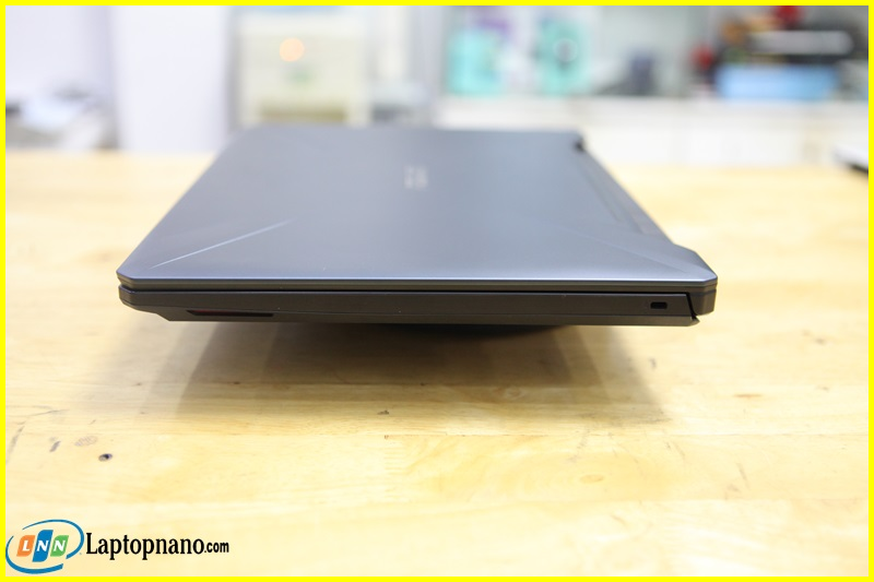 Laptop Asus TUF FX505GT-HN111T Core i5-9300H trang bị Các cổng kết nối đa dạng