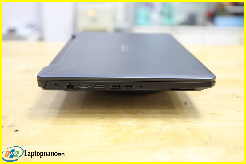Laptop Asus TUF FX505GT-HN111T Core i5-9300H trang bị Các cổng kết nối đa dạng 1