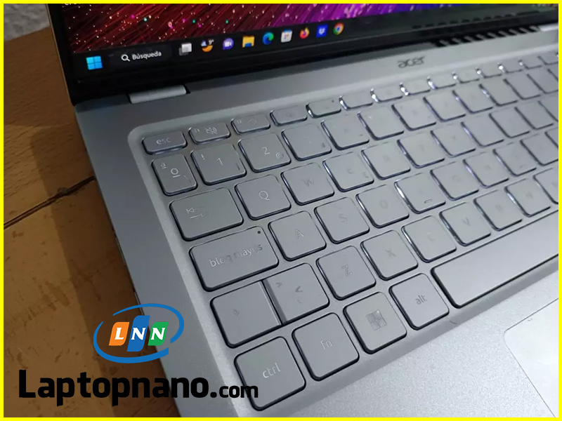 Laptop Acer Swift 3 SF314-43-R4X3 Ryzen 5 5500U trang bị Đèn nền bàn phím tiện lợi