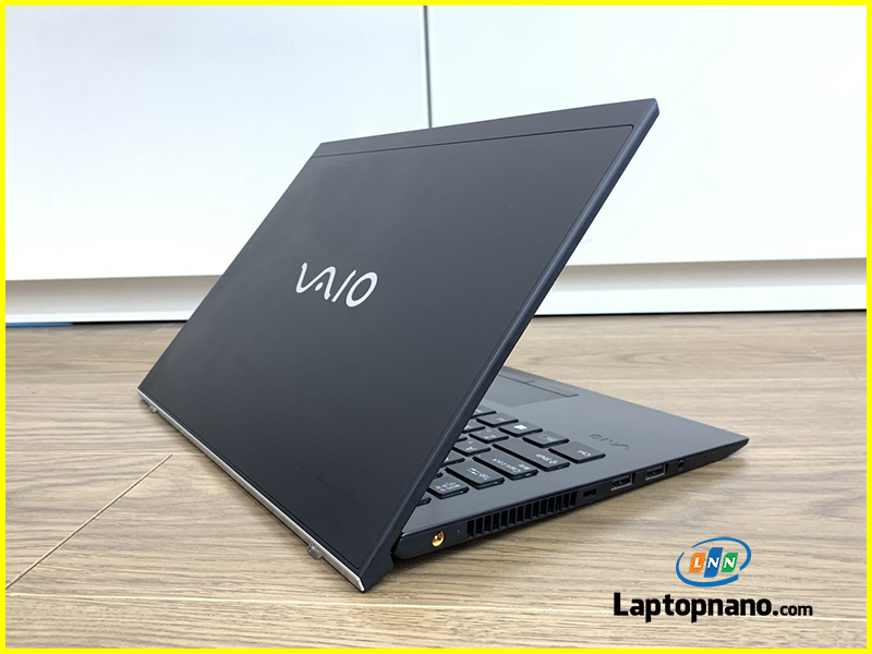 Laptop Sony Vaio VJPG13C11N Core i5-1035G1 trang bị Cổng kết nối đa dạng