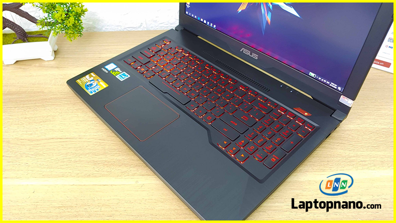 Laptop Asus FX503VD-E4082T Core i5-7300HQ Trang bị Bàn phím Full Size với đèn LED ấn tượng