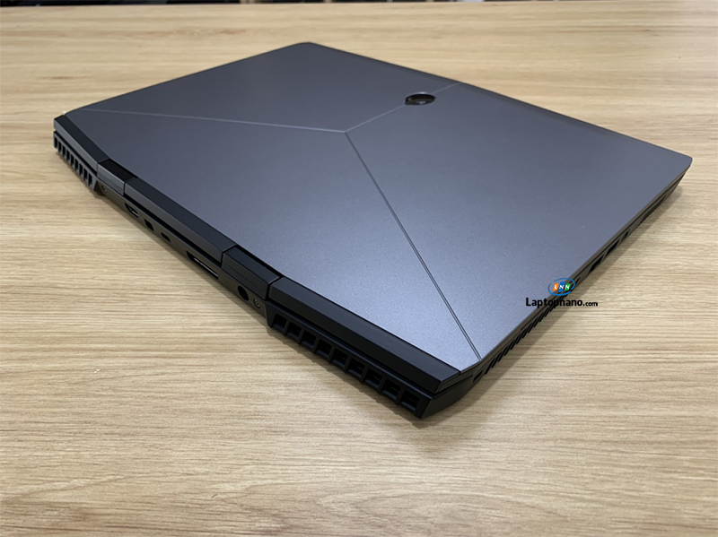 Laptop Dell Alienware M15 R1 Core i7 8750H 1