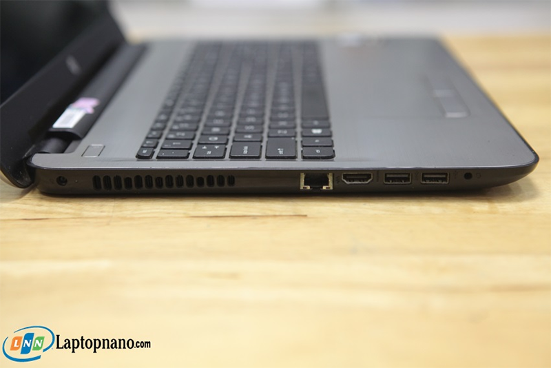 HP Notebook 15-AC627TU Core i3-6100U cổng kết nối bên trái