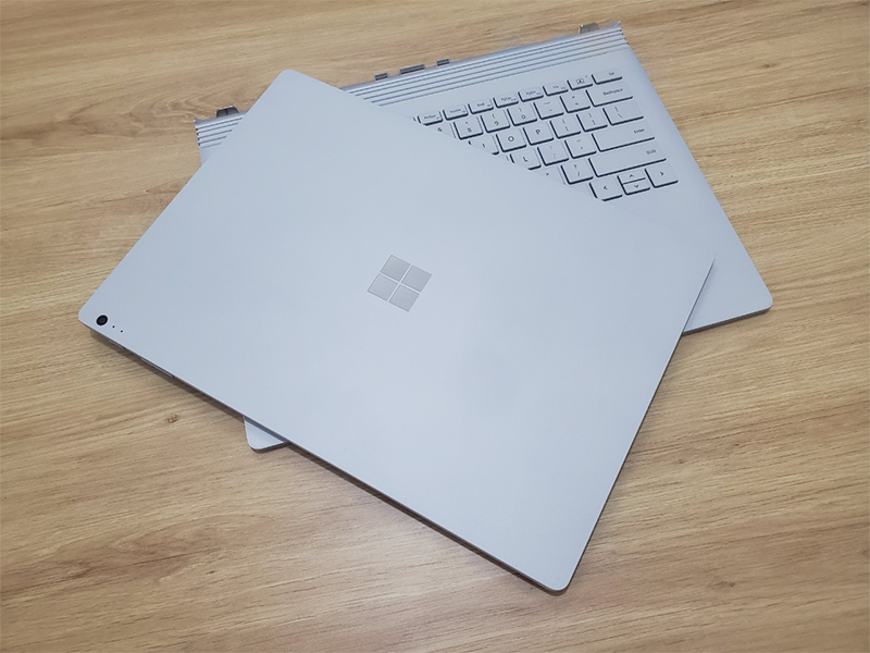 Microsoft Surface Book 2 13.5 inch intel Core I7 8650U 4