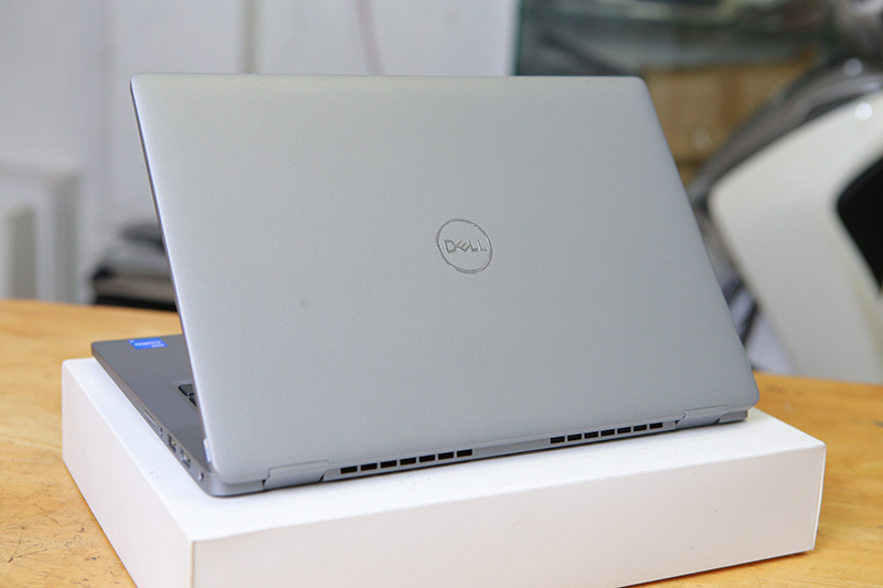 Dell Latitude 5330